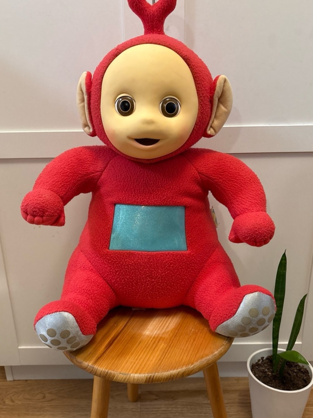 Vintage "Po" Red 1998 Large 22 " Sitting Teletubbies Plush Playskool